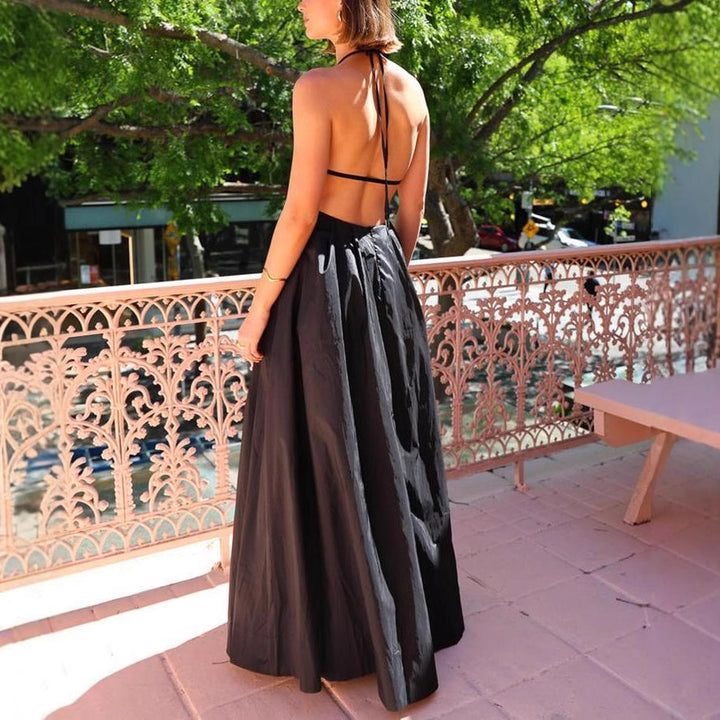 Long evening dress for women with deep back cutout and fluid skirt Chic & Stil