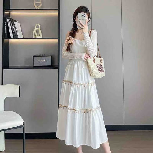 Maxi dress for women with romantic details Lune London