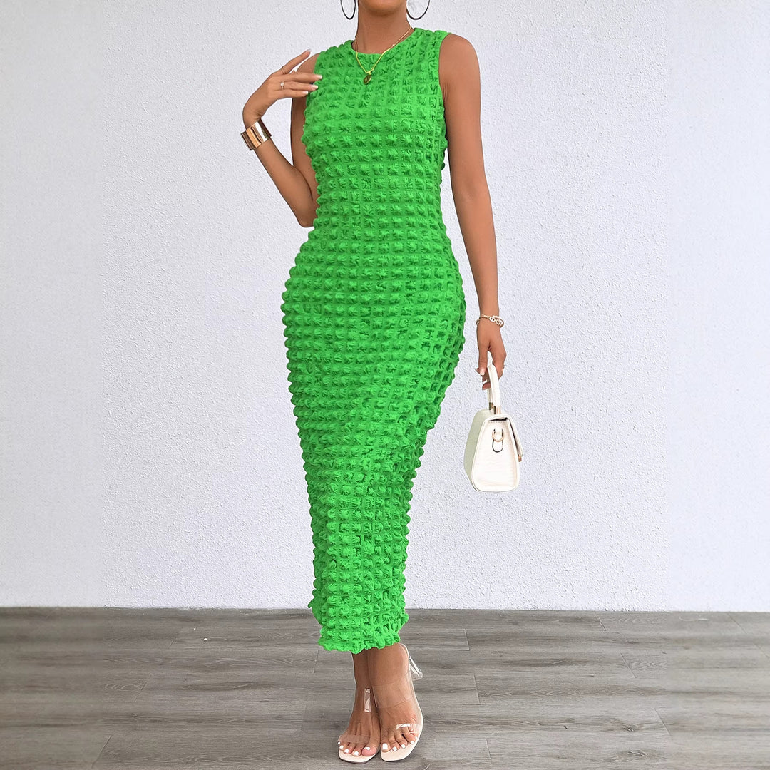 Chic & Stil flattering midi dress for women with textured surface