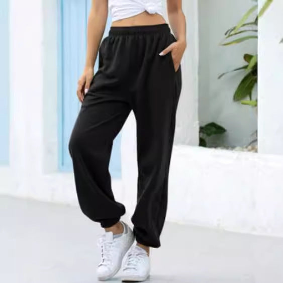 Casual pants for women with elastic waistband and side pockets Lune London