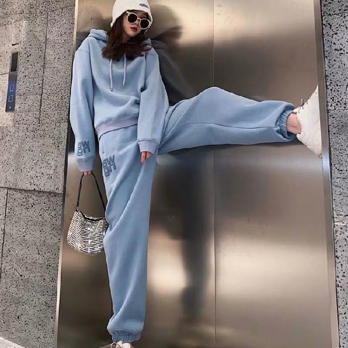 Women's Sporty Fleece Hoodie Set with Soft Inner Lining Chic & Stil