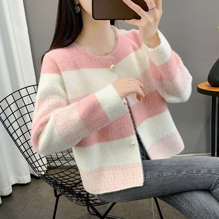 Cardigan Femme Douillet avec Boutons en Perles Chic & Stil
