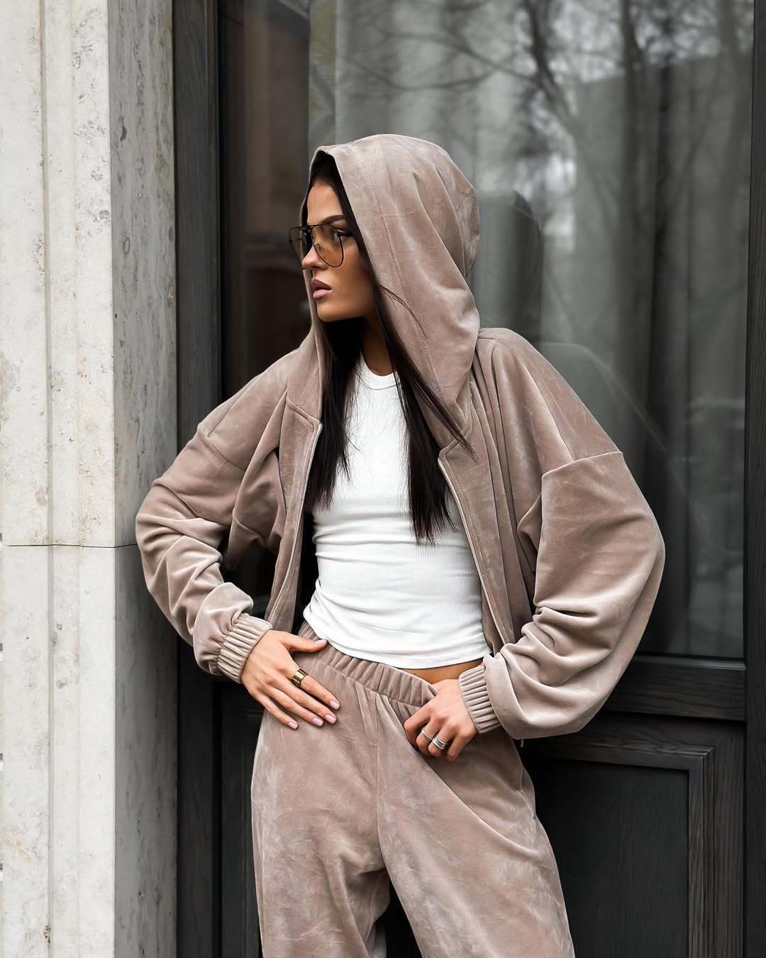 Women's Luxury Velvet Jogging Set with Hood and Elastic Cuffs Lune London