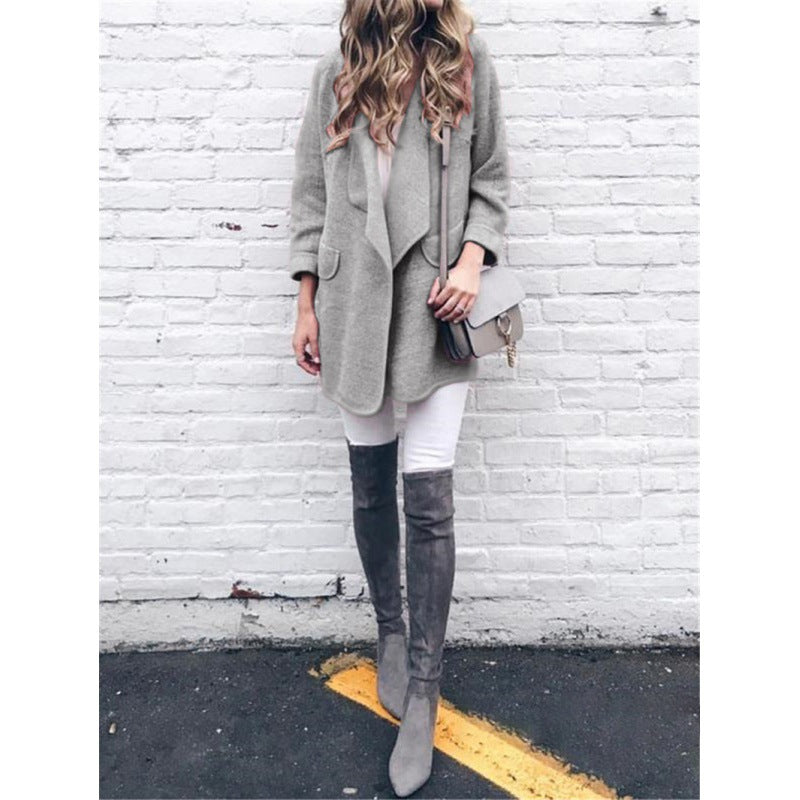 Wrap jacket for women with a modern cut and a cozy material Lune London