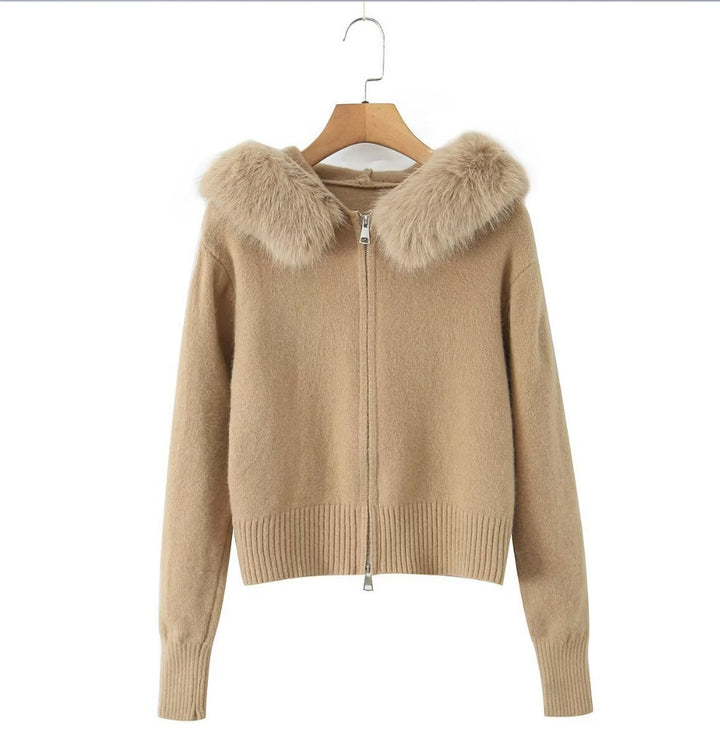 Women's knit cardigan with luxurious faux fur collar and zipper Lune London