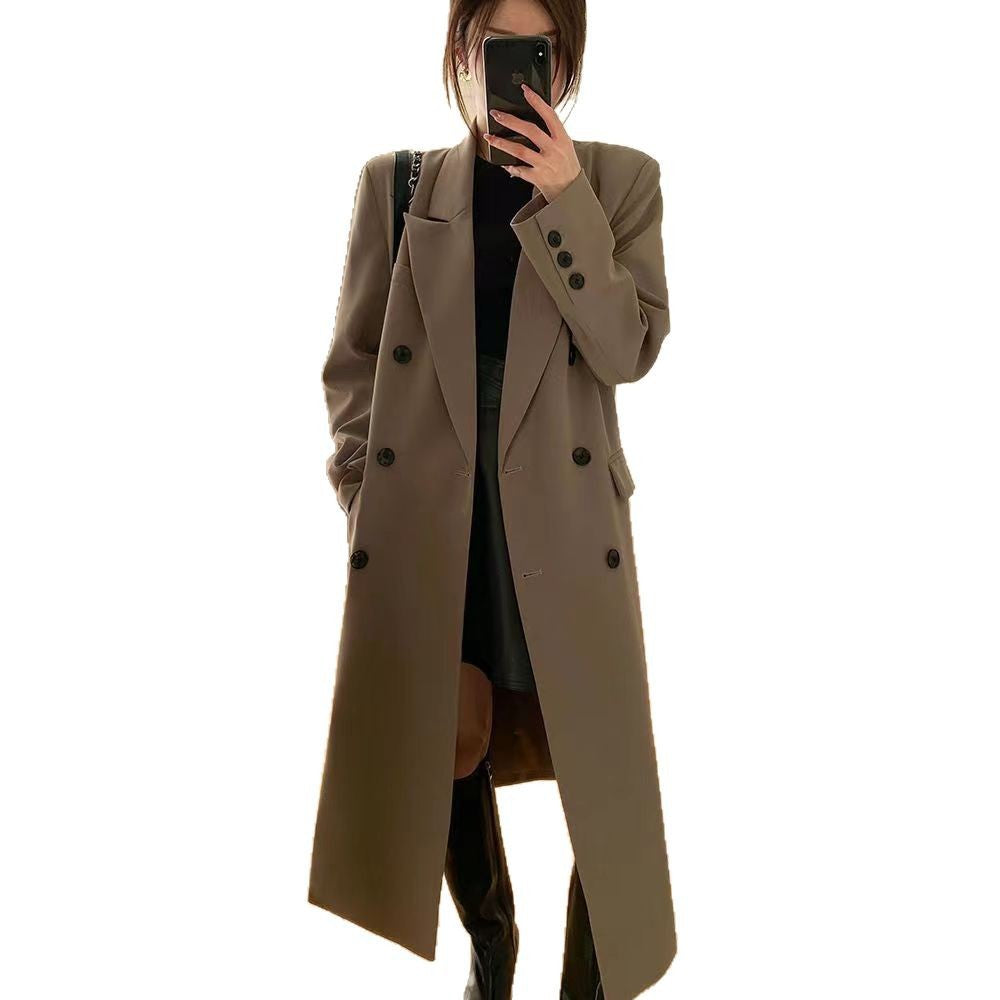Elegant double-breasted coat for ladies with fine details Lune London