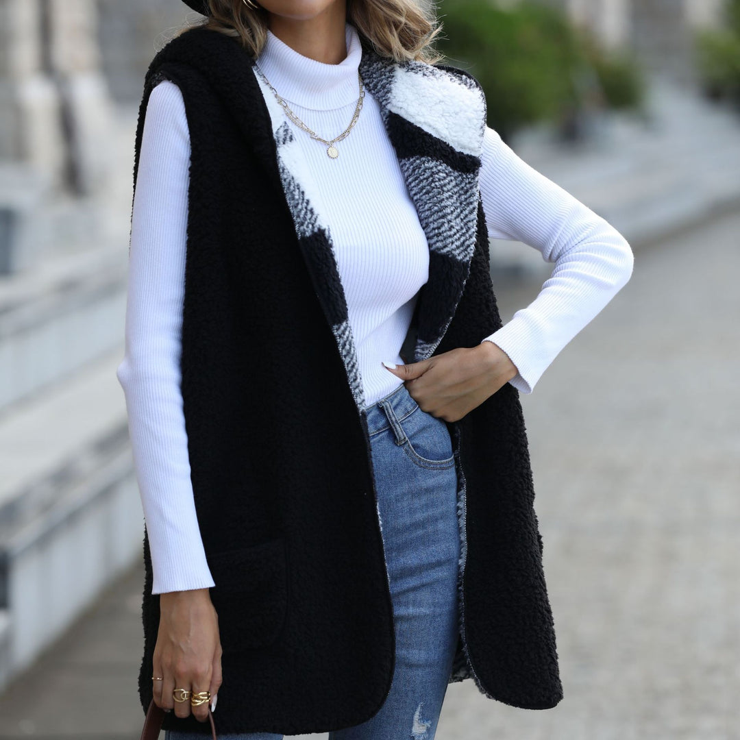 Ladies fleece vest with hood and check pattern Lune London