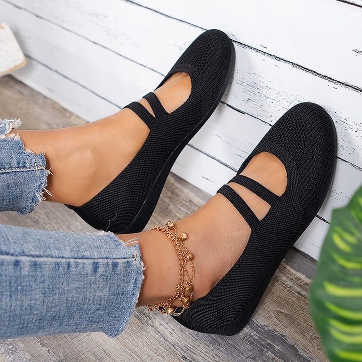 Comfortable ballet flats for women in breathable mesh material with adjustable straps Lune London