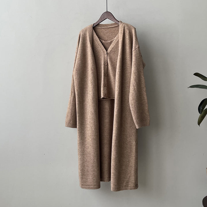 Robe en tricot pour femmes avec cardigan et patte de bouton Chic & Stil