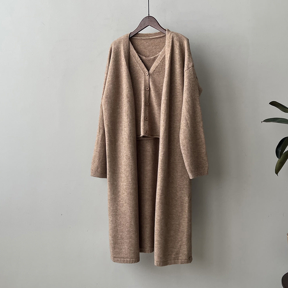 Ensemble tricot pour femmes avec décolleté en V et détail de boutons Chic & Stil