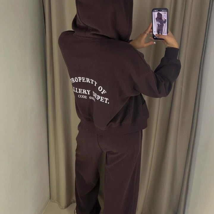 Ensemble de survêtement féminin tendance avec un grand confort et une coupe décontractée Chic & Stil
