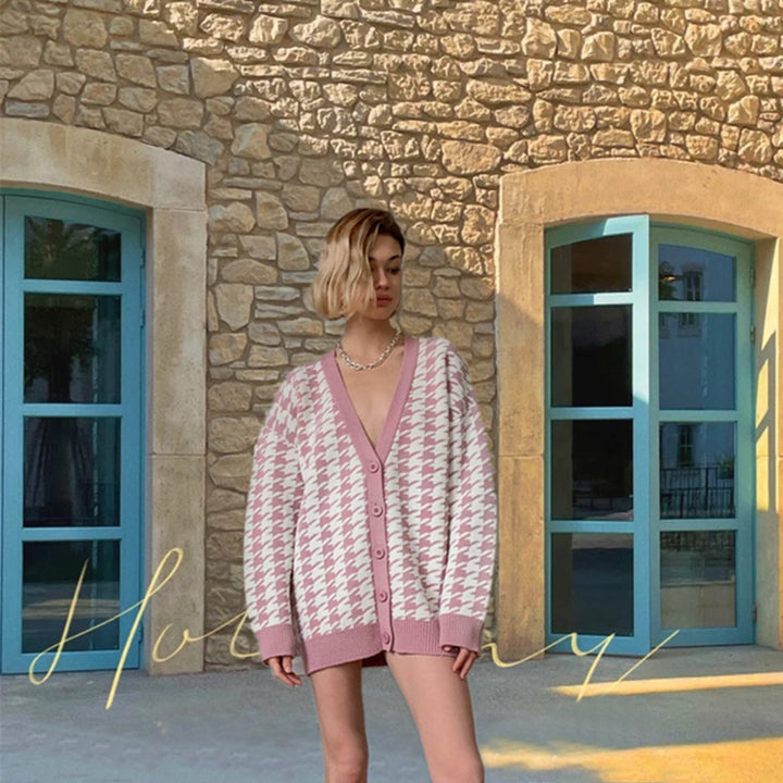 Ladies oversized stylish cardigan with classic houndstooth pattern Lune Londonl