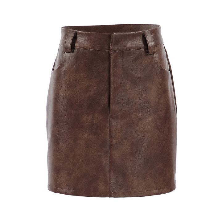 Faux leather skirt for women with a trendy cut and practical pockets Lune London