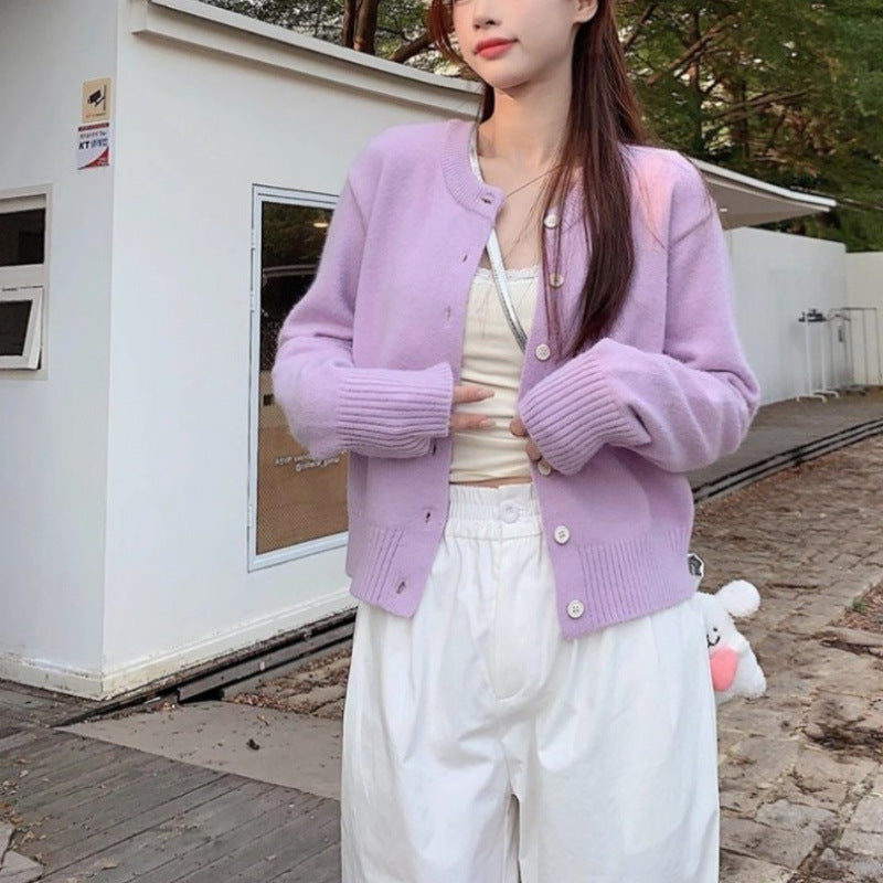 Cardigan élégant pour femmes à manches courtes avec détails en bouton et tricot fin Chic & Stil