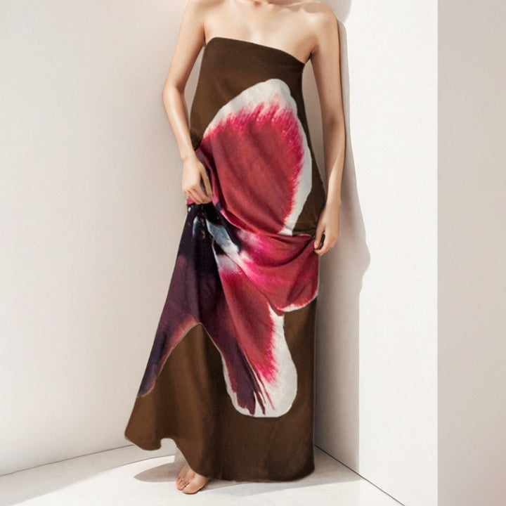 Robe maxi sans bretelles pour femmes avec imprimé floral et tissu fluide Chic & Stil