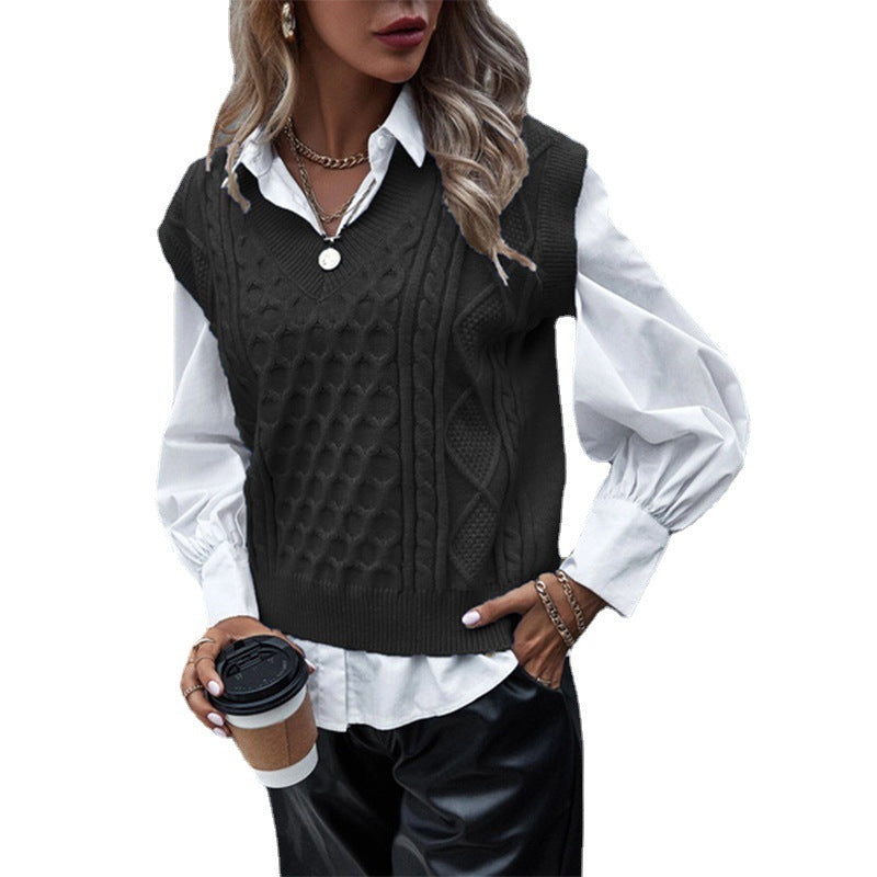 Knitted vest for women with an elegant twisted pattern Lune London