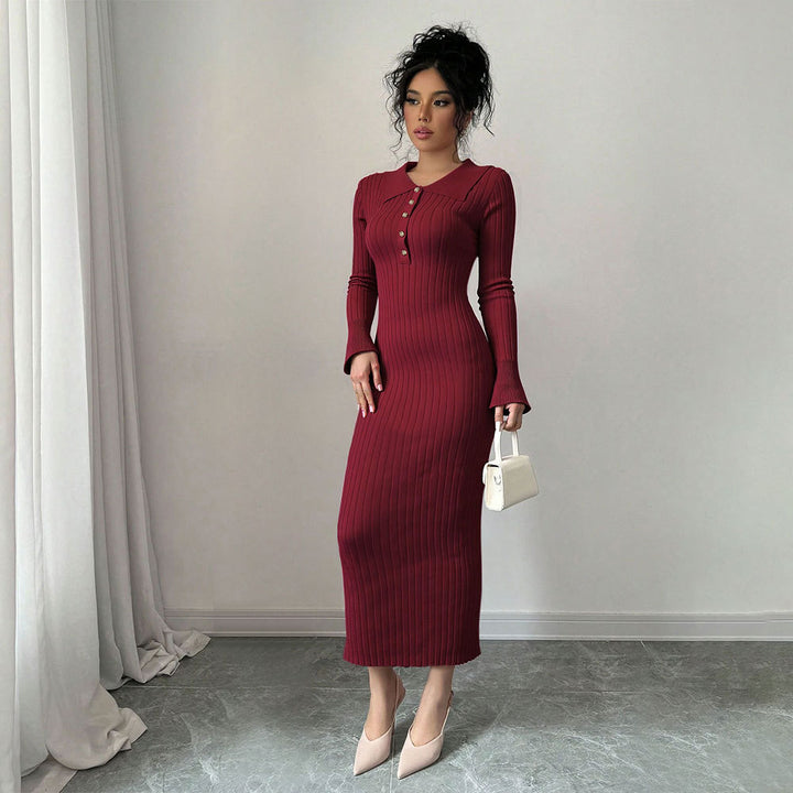 Robe à manches longues pour femmes avec design en rib près du corps et col chic Chic & Stil