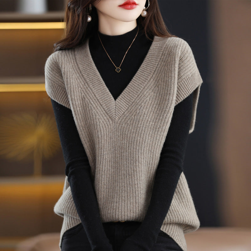 Ladies knitted top with V-neck and layered effect Lune London