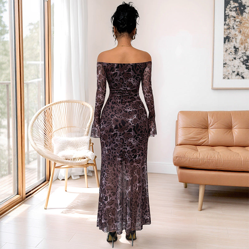 Robe maxi femme à épaules dénudées avec imprimé animal et manches longues Chic & Stil