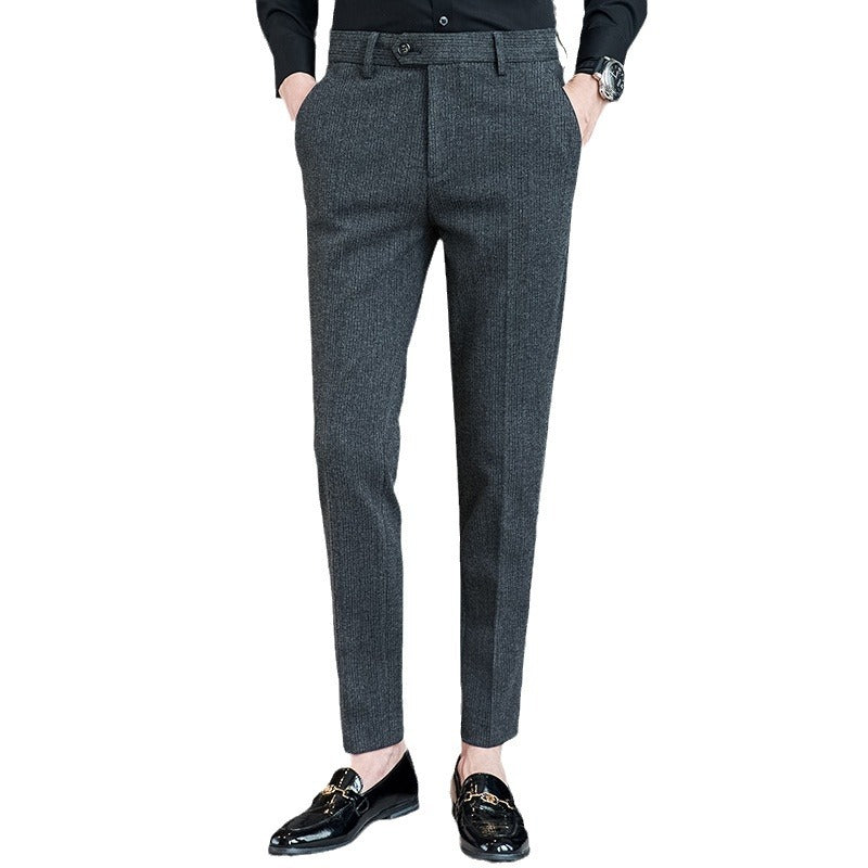 Elegant suit trousers for men with a slim fit and fine texture Lune London