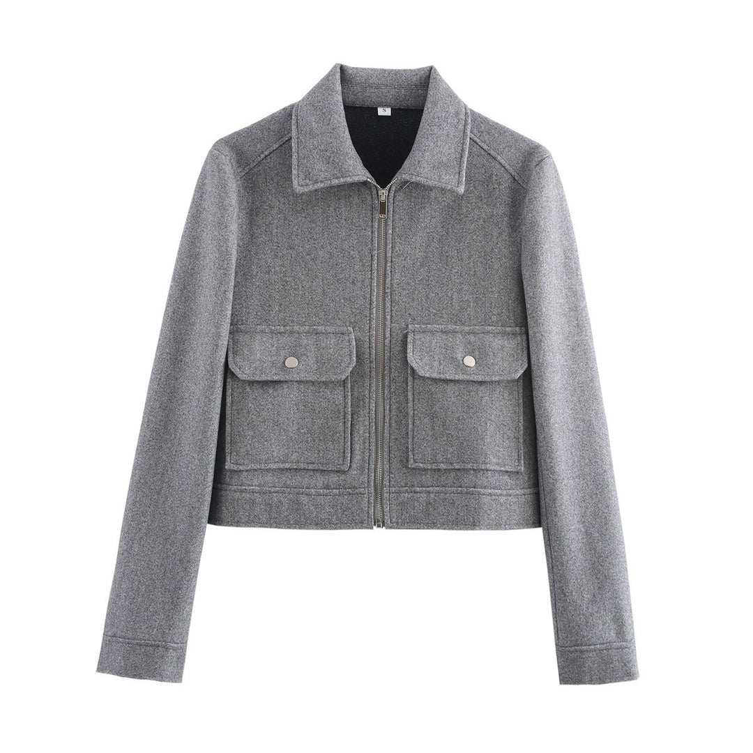 Trendy short women's jacket with practical pockets and elegant cut Lune London