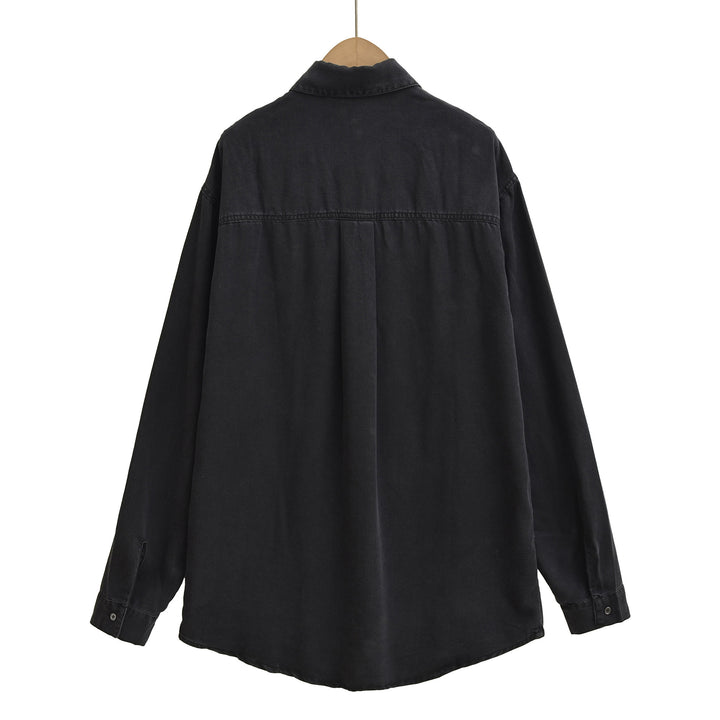 Lune London casual long sleeve blouse for women with practical chest pocket and classic collar
