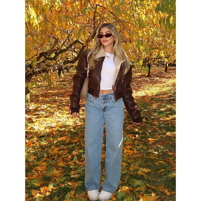 Cropped leather jacket for women with an elegant faux fur collar Lune London