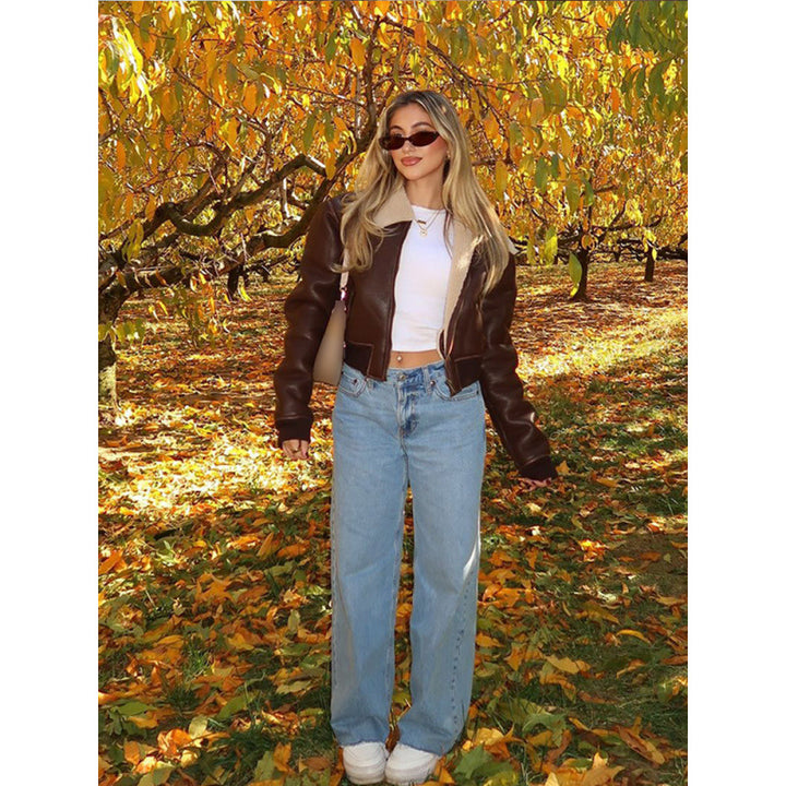 Cropped leather jacket for women with an elegant faux fur collar Lune London