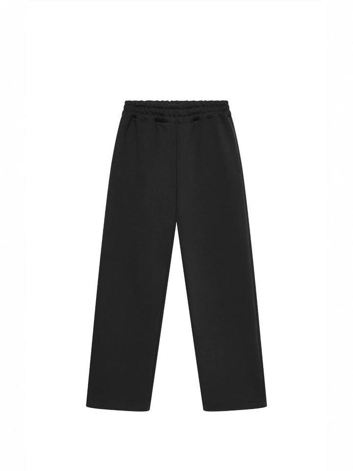 Casual wide women's jogger pants with elastic waistband and convenient pockets Lune London