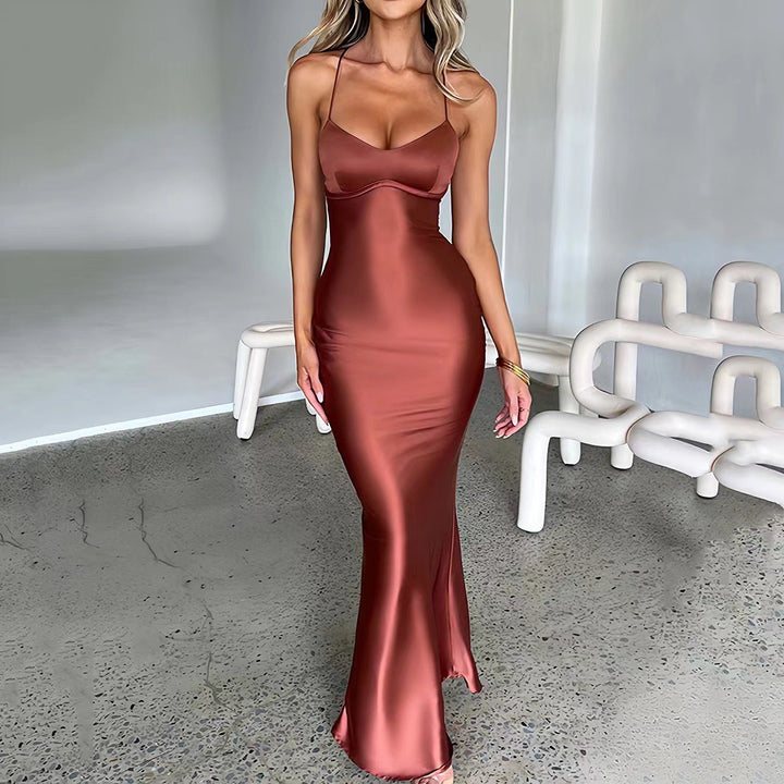 Women's elegant dress with a slim fit and strapless silhouette Lune London