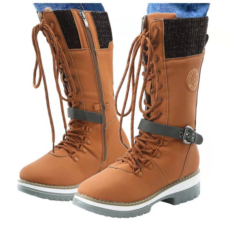 Robust winter boots for ladies with a high design and chic and stylish accents