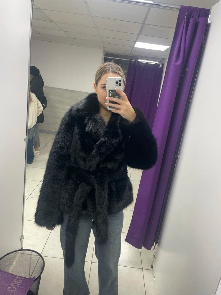 Ladies fashion oversized fur coat Chic und Style