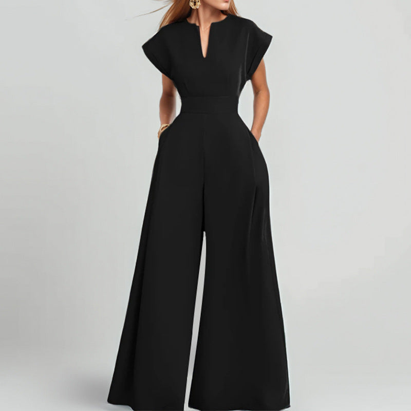 Combinaison large élégante pour femmes avec des manches courtes et un décolleté plongeant Chic & Stil