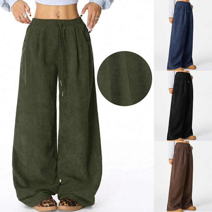 Loose leisure pants for women in ribbed material with elastic waistband and practical pockets Lune London