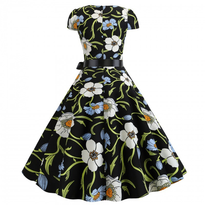 Robe swing pour femmes avec motif floral et taille élégante Chic & Stil