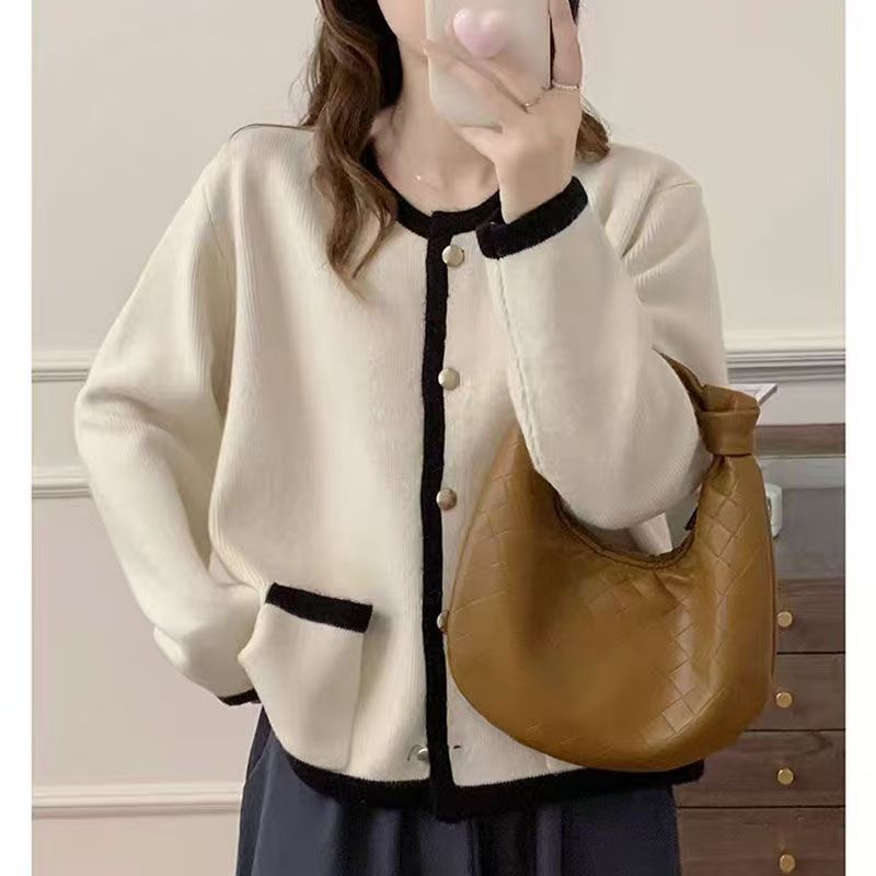 Women's vest with a unique button detail and a contrasting design Lune London