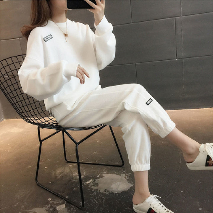 Ladies sporty leisure set with casual cut and practical side pockets Chic & Stil