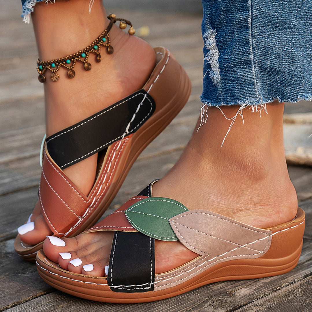 Comfortable strap sandals for women with trendy leaf details Chic and Style