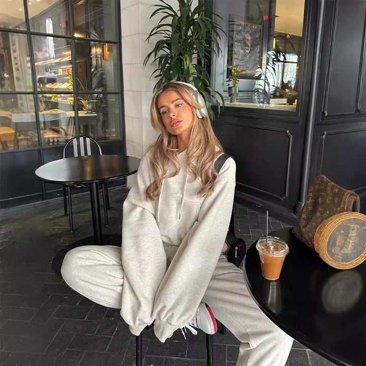 Lune London women's trendy cropped hoodie and relaxed jogger pants set