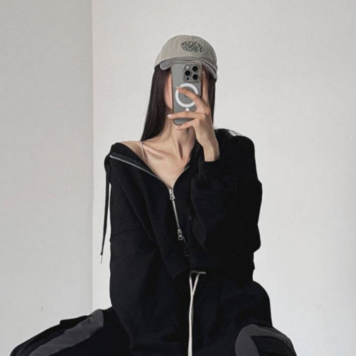 Sweat à capuche court pour femmes avec fermeture éclair et poignets élastiques Chic & Stil