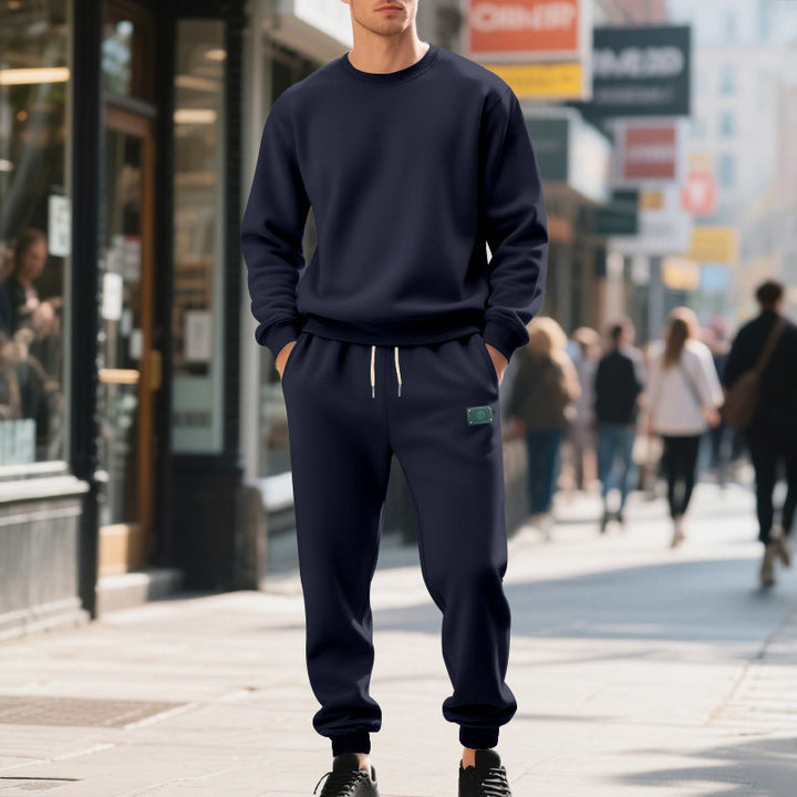 Chic and stylish comfortable sweatshirt and jogging set for men