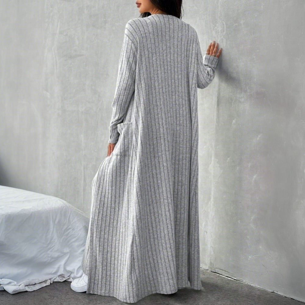 Ensemble en tricot pour femmes avec des manches longues et un design enveloppant élégant Chic & Stil