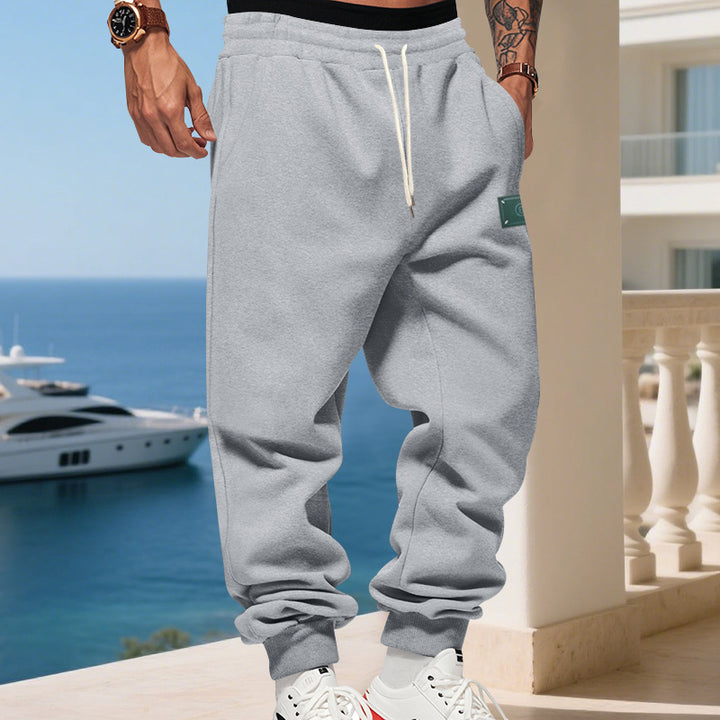 Comfortable jogging pants for men with elastic waistband and practical pockets Lune London