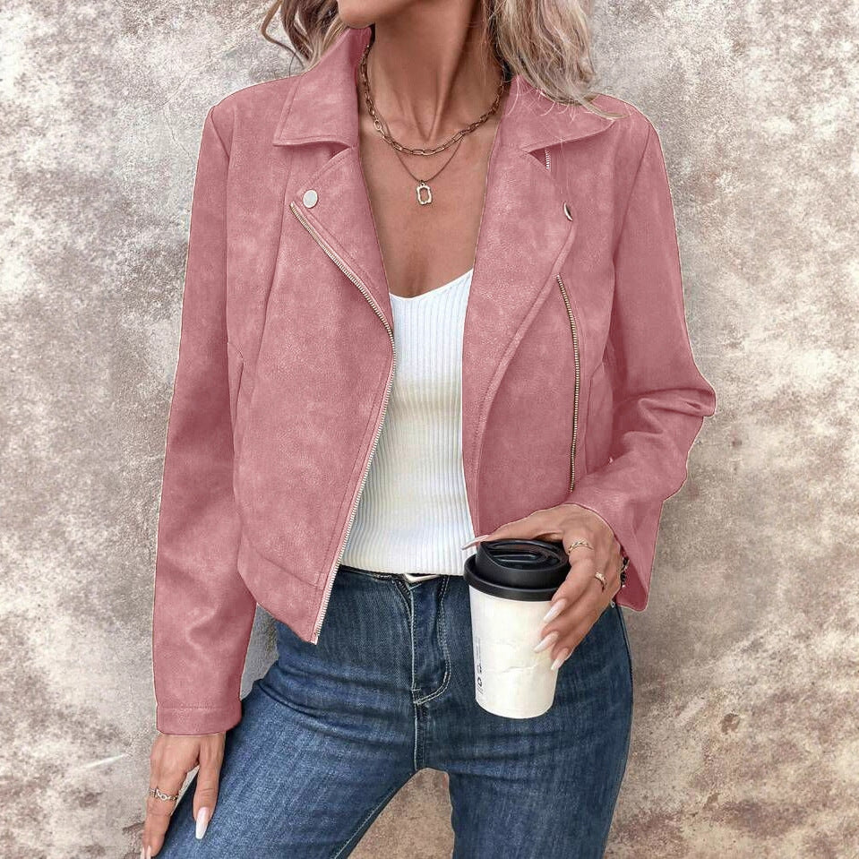Veste de biker en simili cuir décontractée pour femmes avec une coupe moderne et des accents élégants Chic & Stil