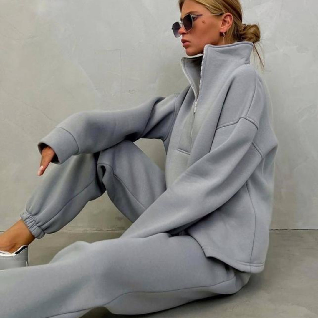 Lune London women's sporty fleece sweatshirt set and high-neck jogging pants
