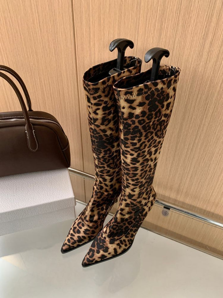 Elegant thigh-high leather boots for women with pointed heel Lune London