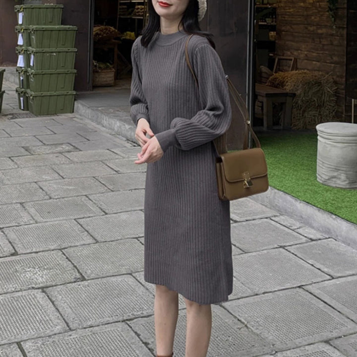 Elegant knitted dress for women with vertical ribbed design Lune London