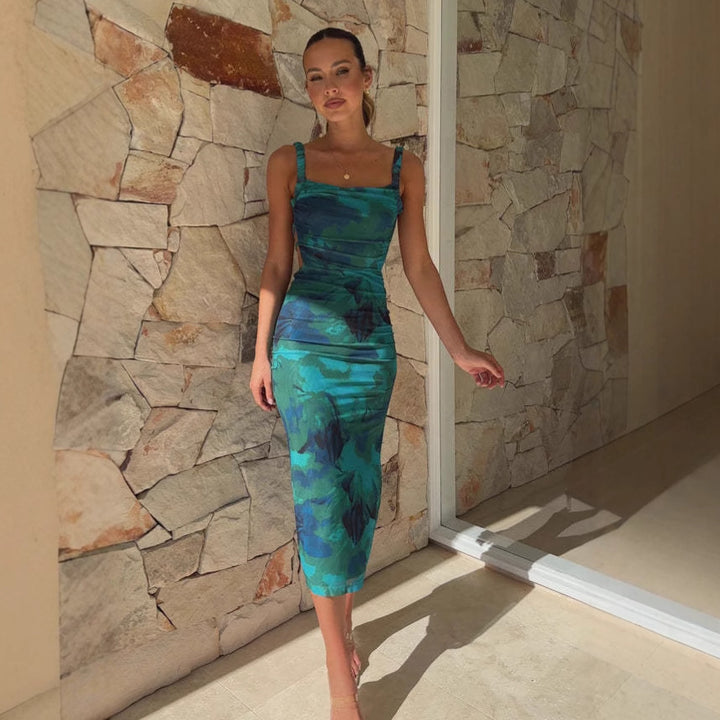 Mid-length fitted dress for women with floral print and side slit Chic & Stil