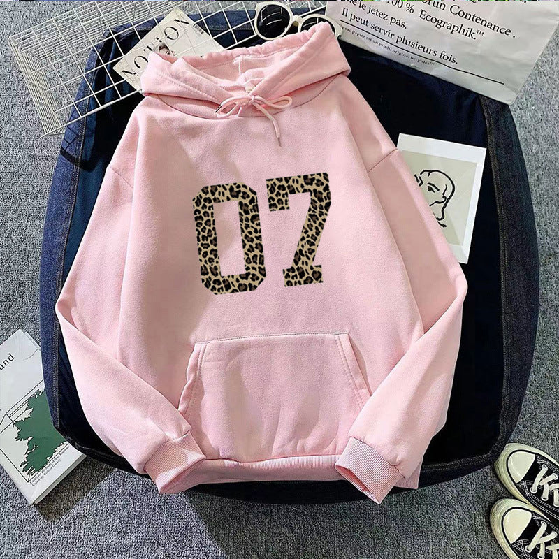 Women's Hoodie with Modern Animal Print Chic & Stil