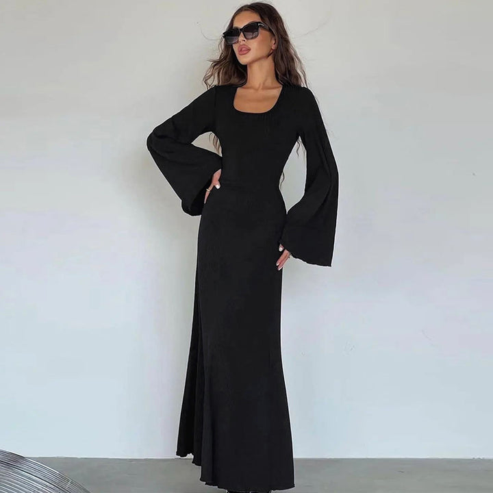 Robe maxi pour femmes avec des manches larges évasées et des détails élégants Chic & Stil